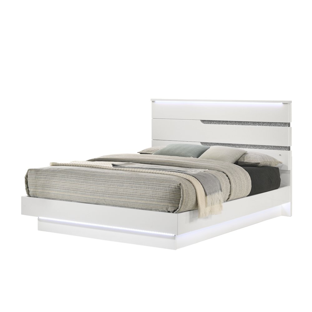 Paradox Wood King Platform Bed in White. Picture 1