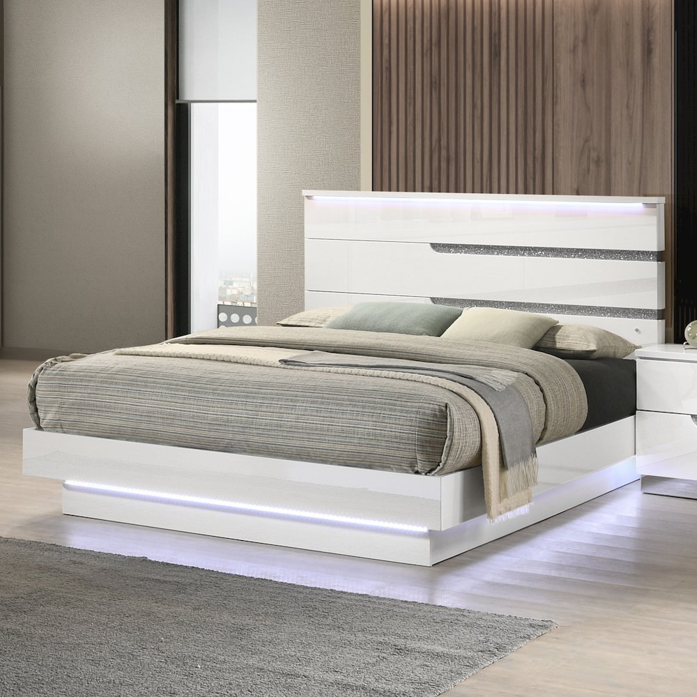 Paradox Wood King Platform Bed in White. Picture 2