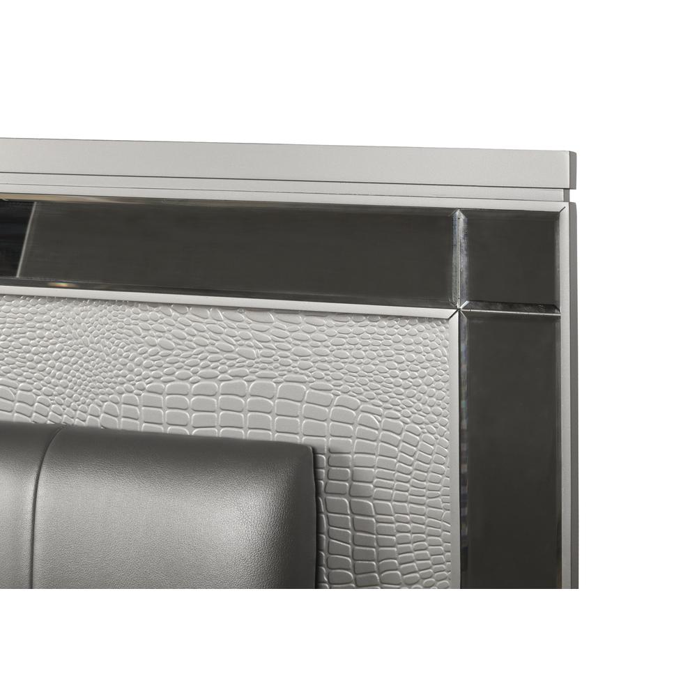 Furniture Valentine Solid Wood King Size Lighted Bed in Silver. Picture 4