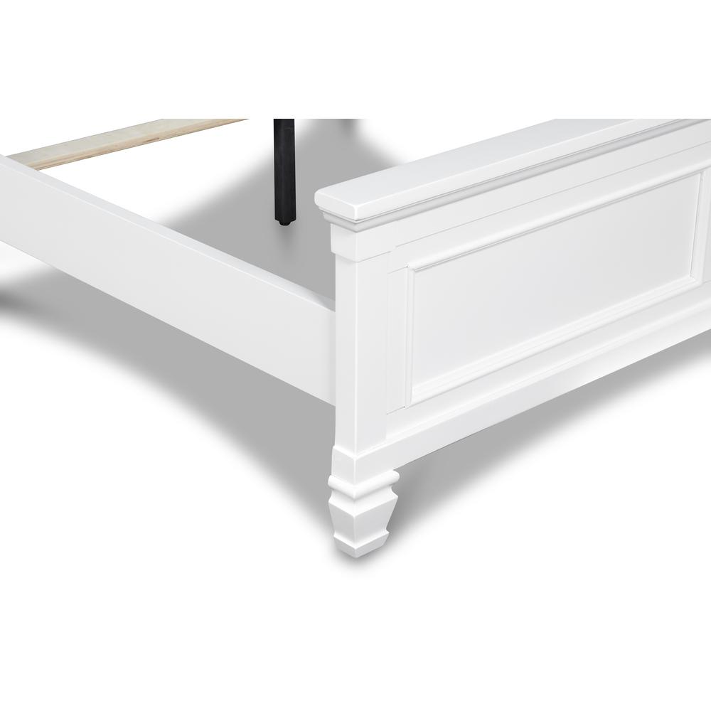 Furniture Tamarack Solid Wood Full Size Bed in White. Picture 6
