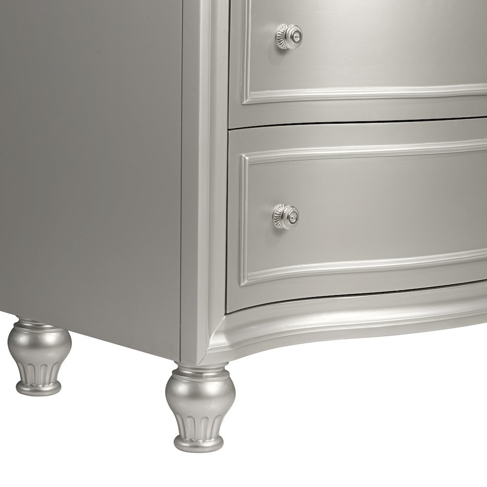 Reflections Wood 8-Drawer Dresser, Silver. Picture 8