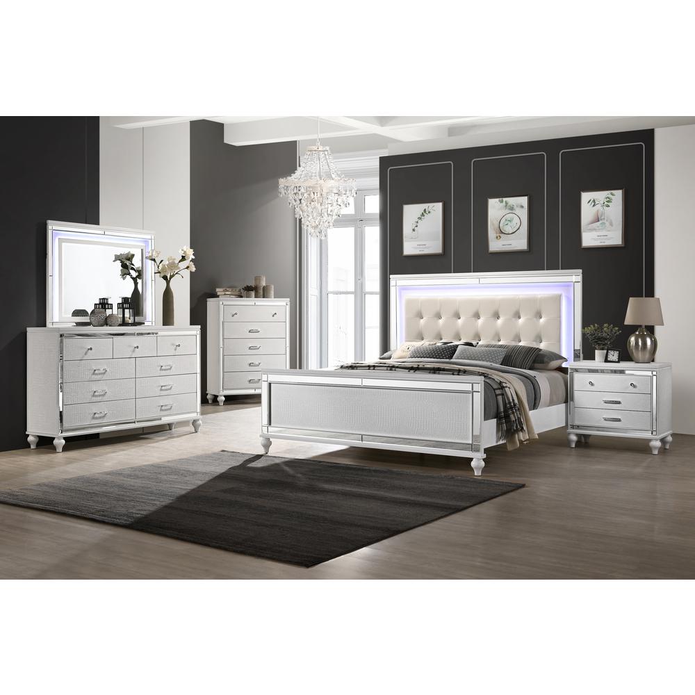 Furniture Valentine 5-Piece Solid Wood Cal King Bedroom Set in White. Picture 10
