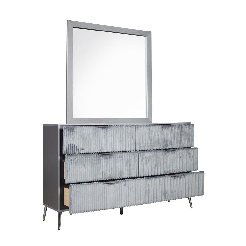 Kailani Dresser- Gray. Picture 4
