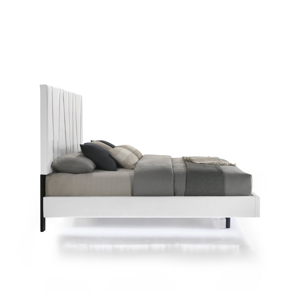Europa 7-Piece Wood Queen Bedroom Set (B/Dr/Mr/2Ns with Panels), White. Picture 3