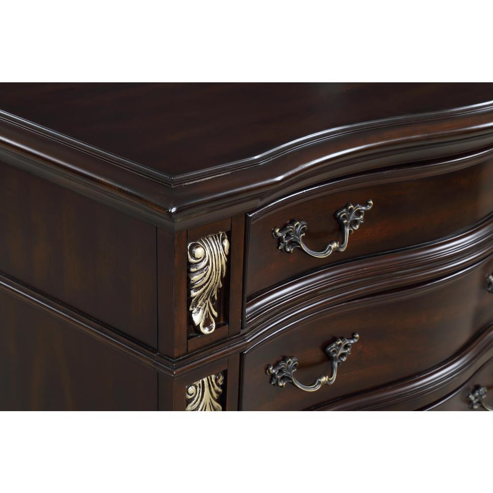 Furniture Maximus Solid Wood 6-Drawer Chest in Madeira. Picture 4