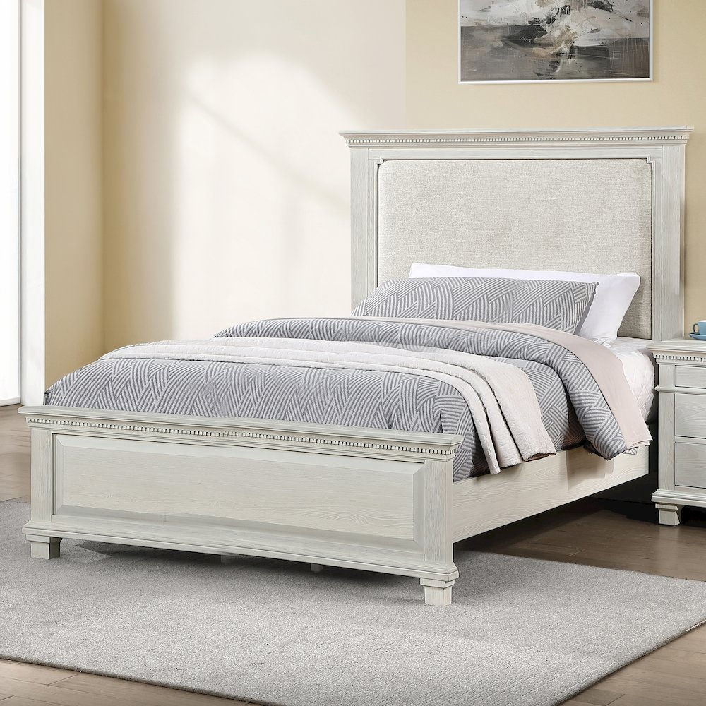 Silver Sands Wood Full Size Panel Bed in Gray. Picture 2
