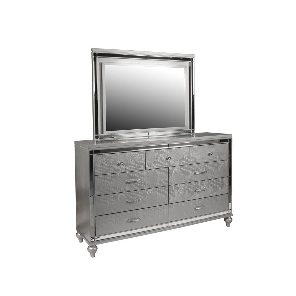 Valentine 4-Piece Wood Queen Bedroom Set with Nightstand in Silver. Picture 4