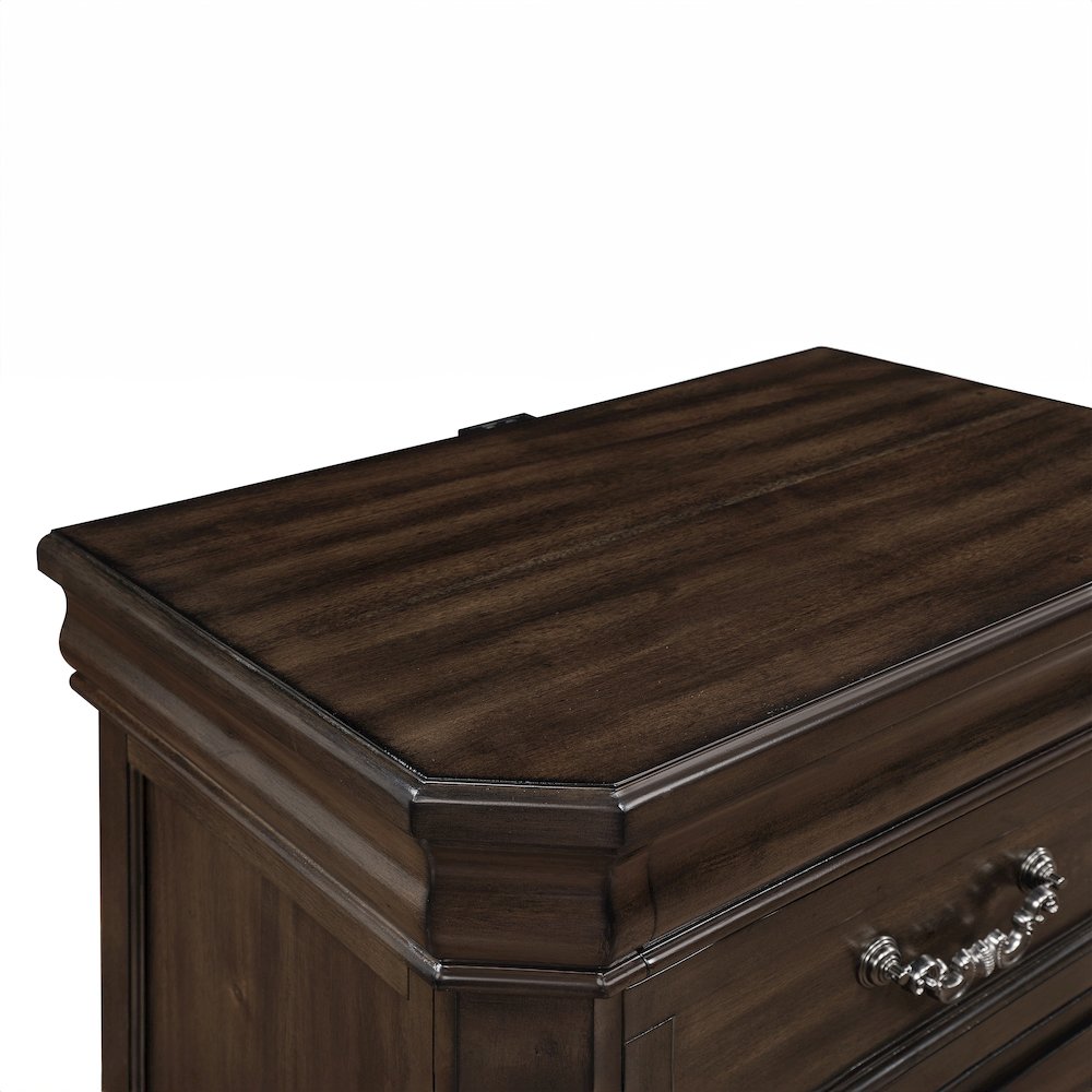 Lyndhurst Wood 3-Drawer Nightstand in Walnut. Picture 7