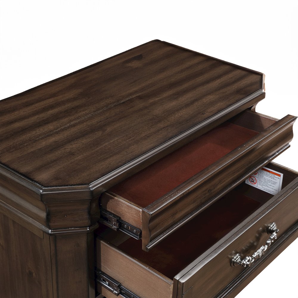 Lyndhurst Wood 3-Drawer Nightstand in Walnut. Picture 6