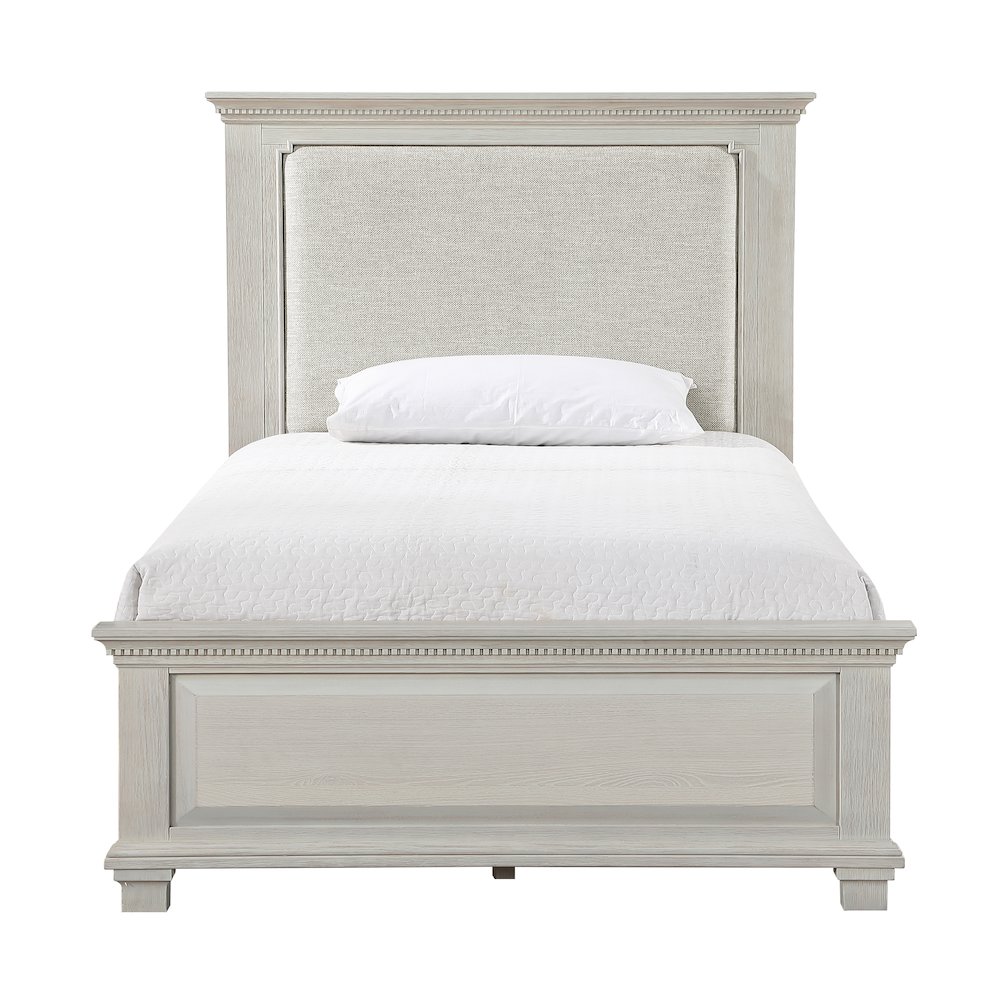 Silver Sands Wood Full Size Panel Bed in Gray. Picture 3