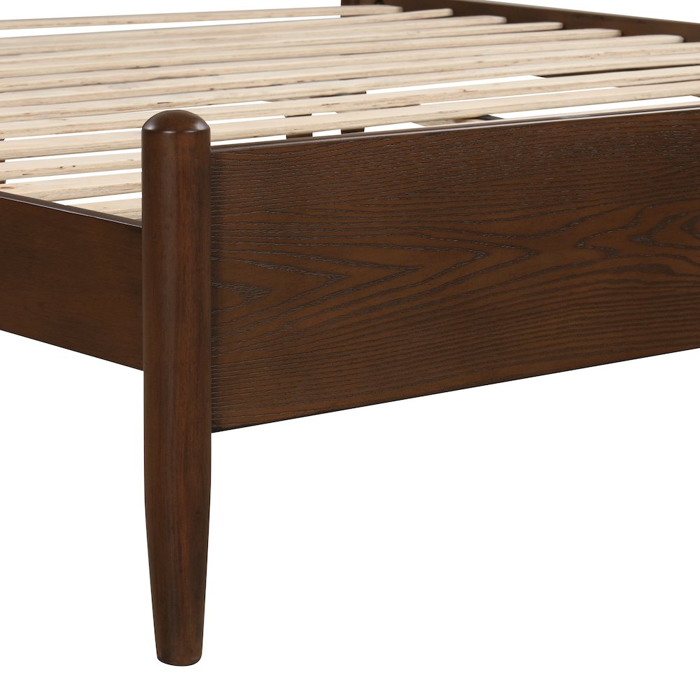 Ian King Wood Platform Bed, Cherry. Picture 5