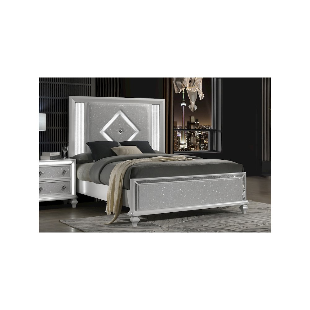 Stardust Solid Wood Queen Upholstered Bed, White. Picture 8