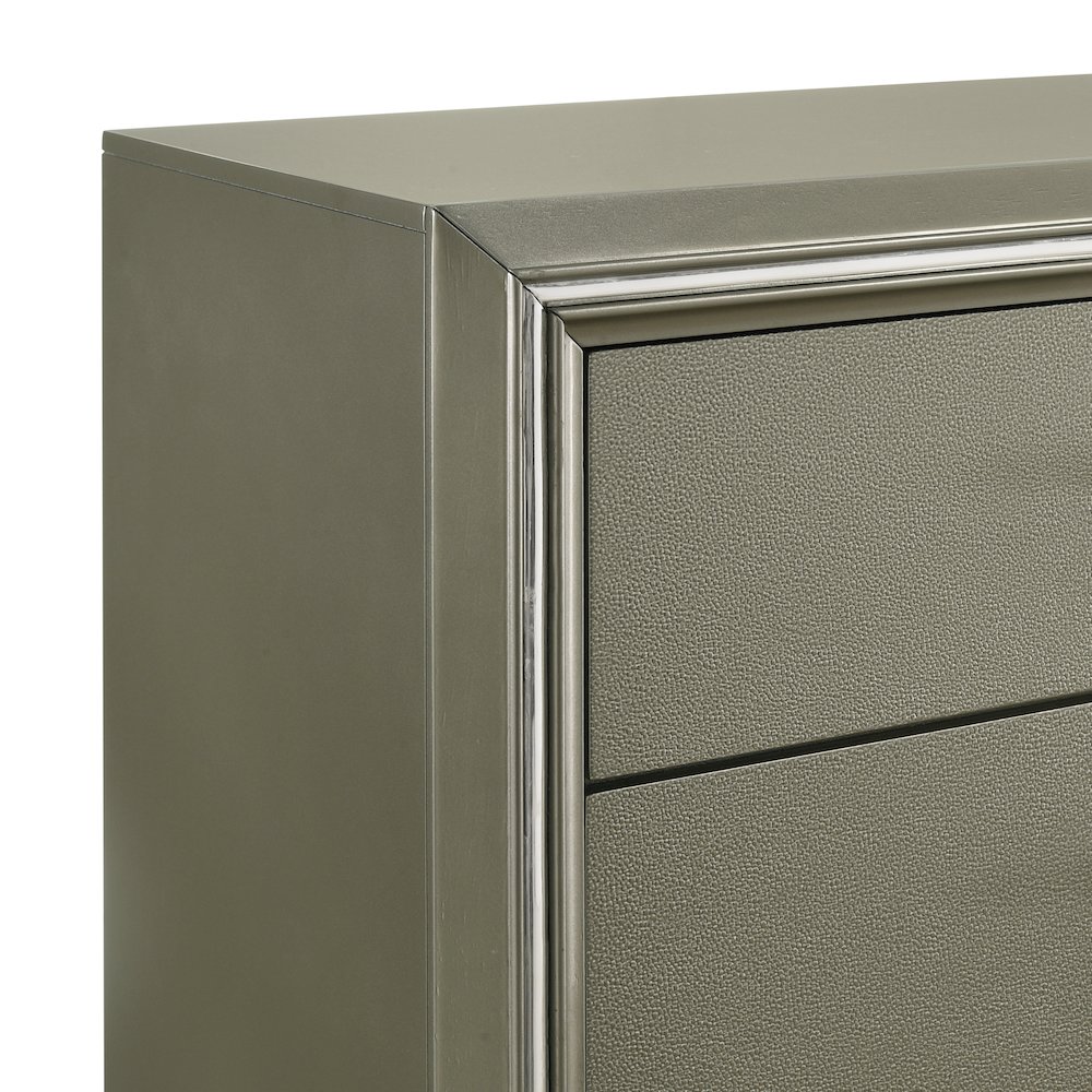 Lumina Wood 5-Drawer Chest in Silver. Picture 4