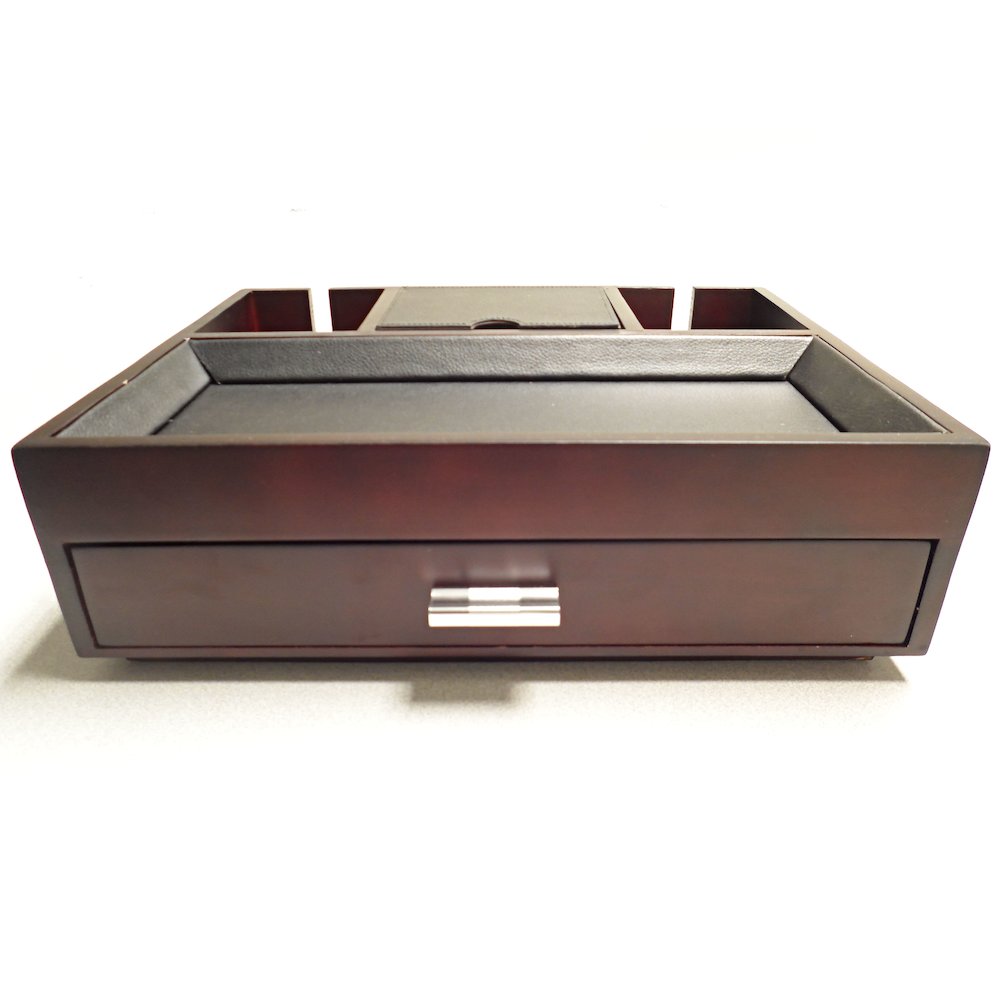 Dresser Valet. Picture 13