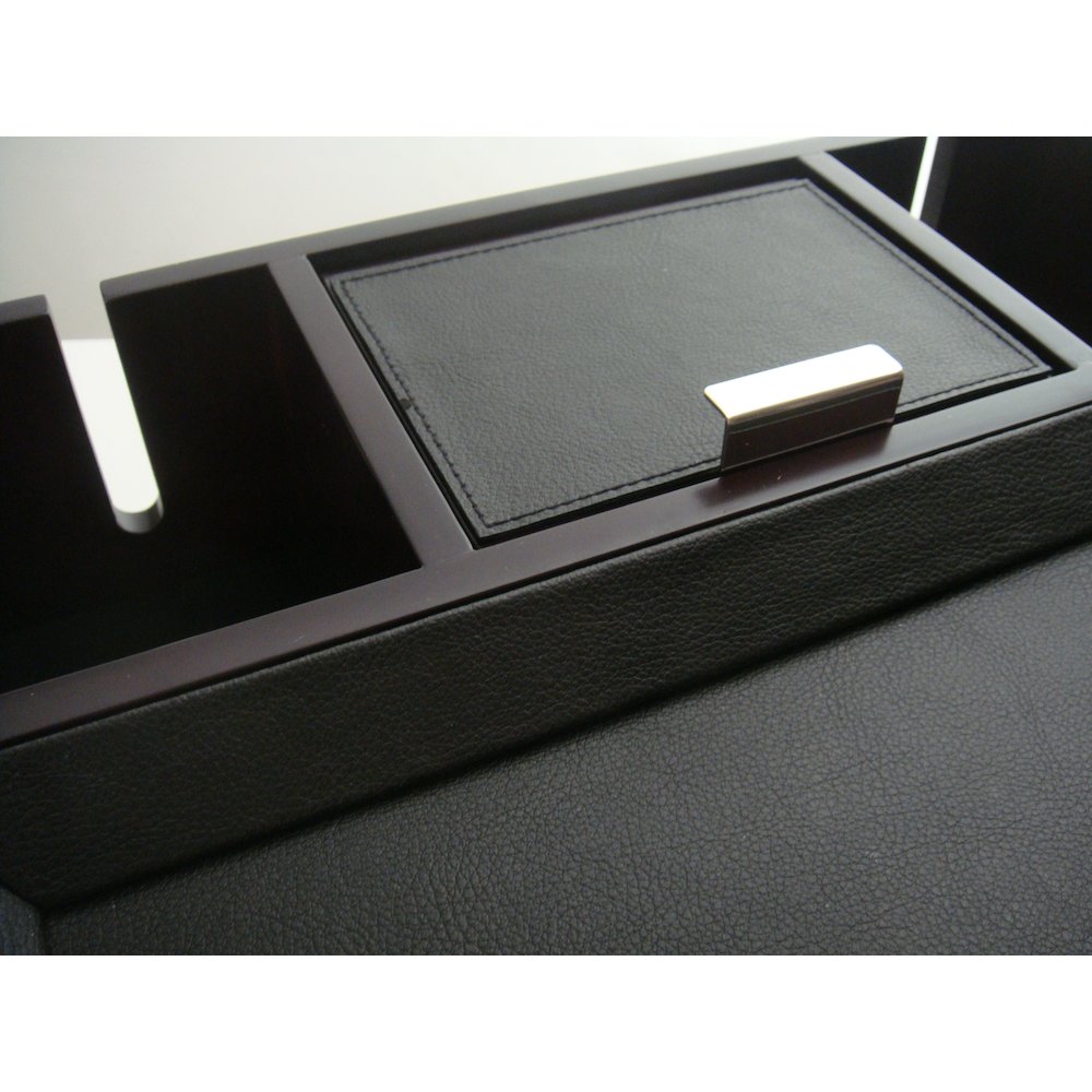Dresser Valet. Picture 3