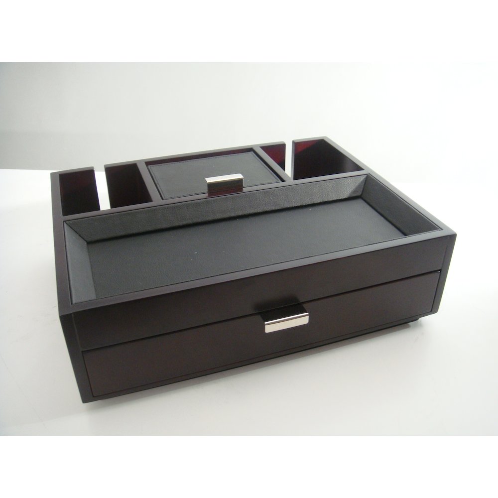 Dresser Valet. Picture 4