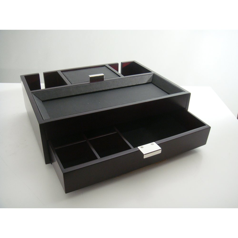 Dresser Valet. Picture 5