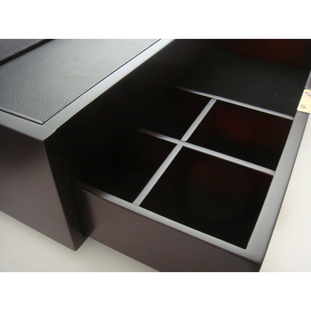 Dresser Valet. Picture 7