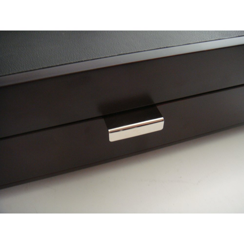 Dresser Valet. Picture 10