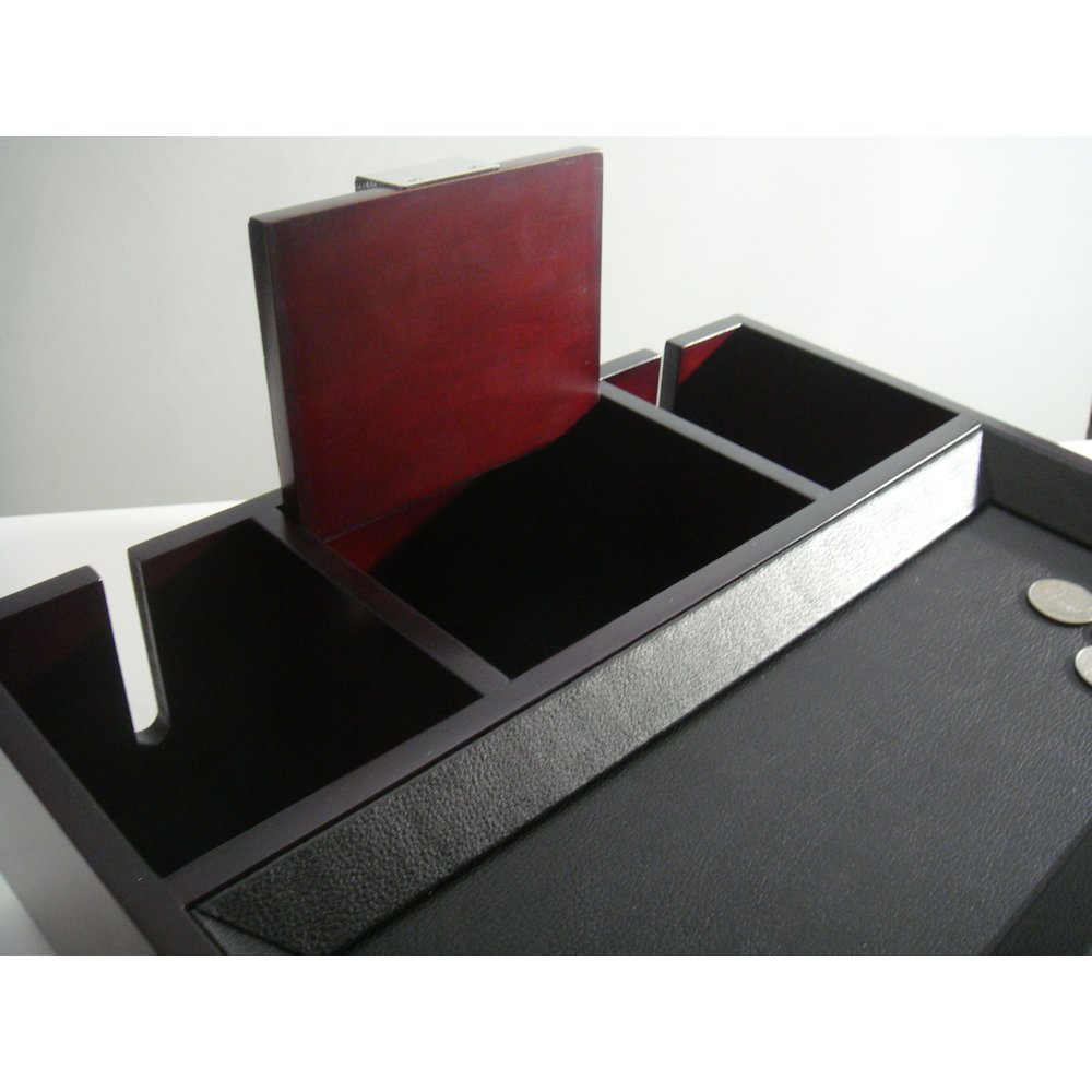 Dresser Valet. Picture 11