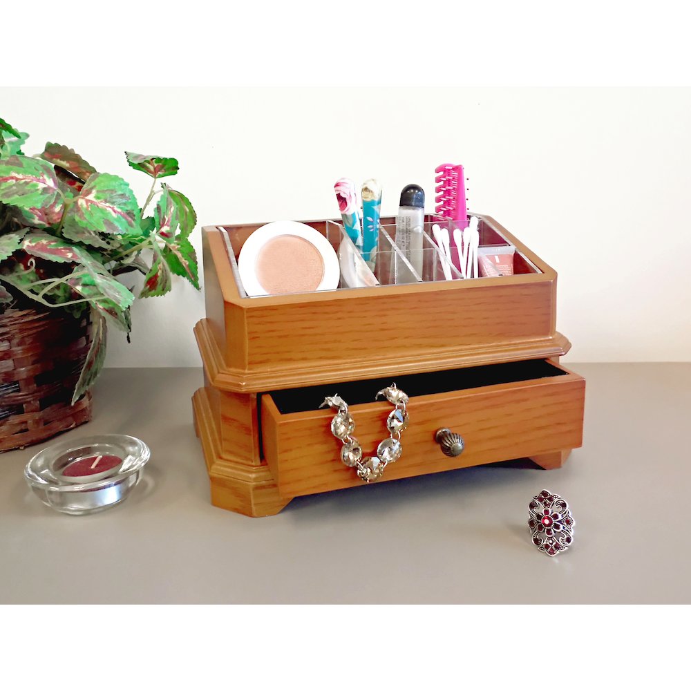 Cosmetic Organizer. Picture 19