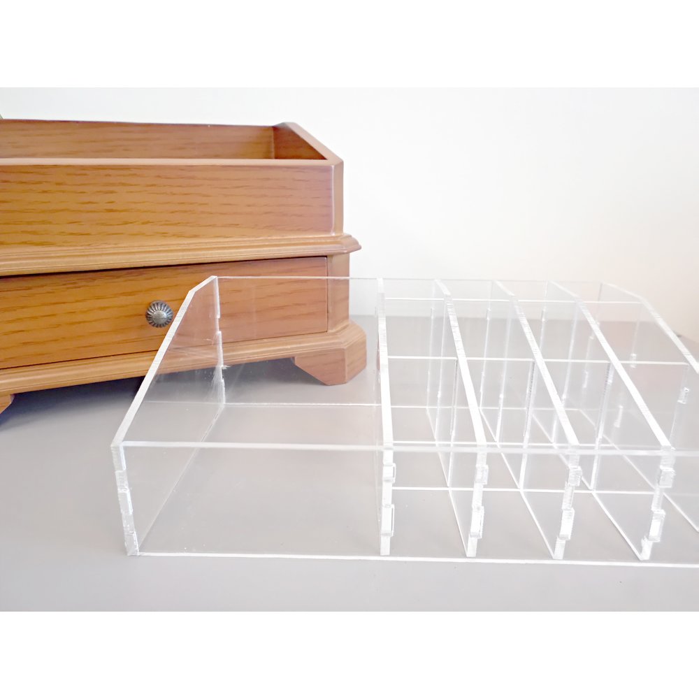 Cosmetic Organizer. Picture 1