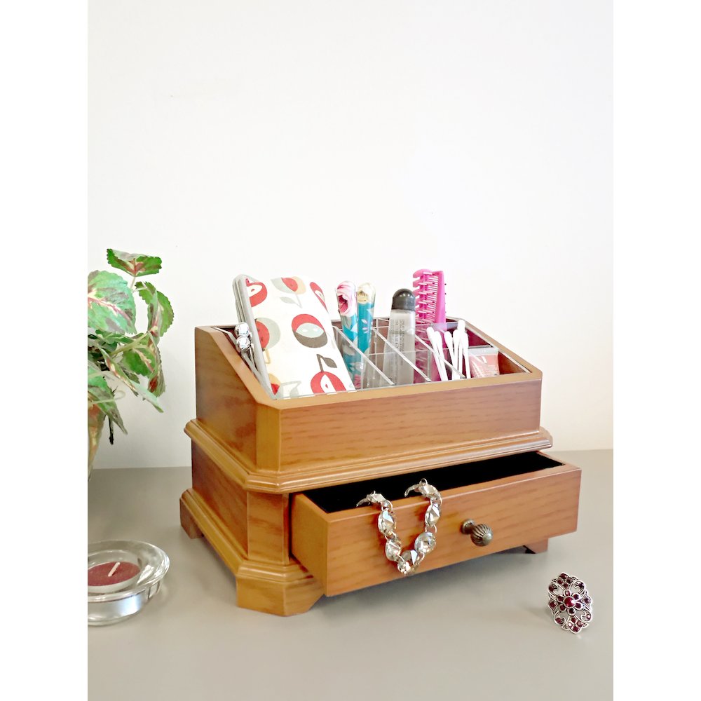 Cosmetic Organizer. Picture 6