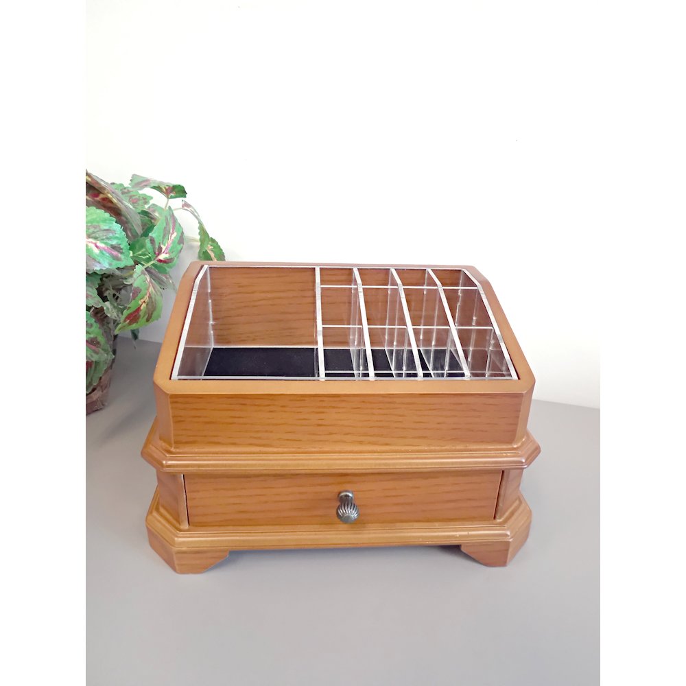 Cosmetic Organizer. Picture 9