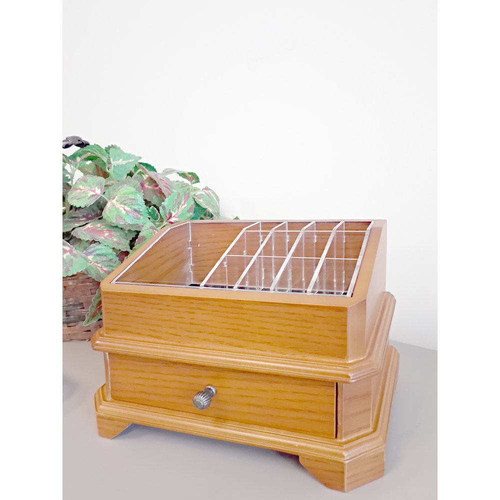 Cosmetic Organizer. Picture 14