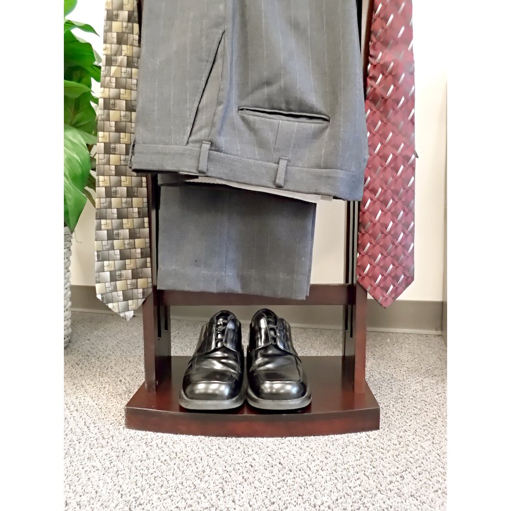 Wardrobe Valet w/contour hanger. Picture 9