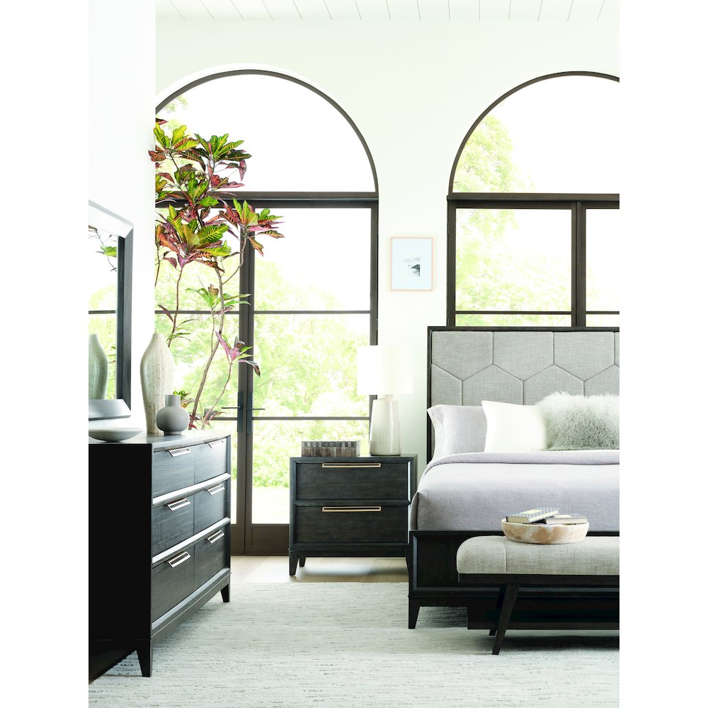 Quincy Upholstered Bed Bench. Picture 6