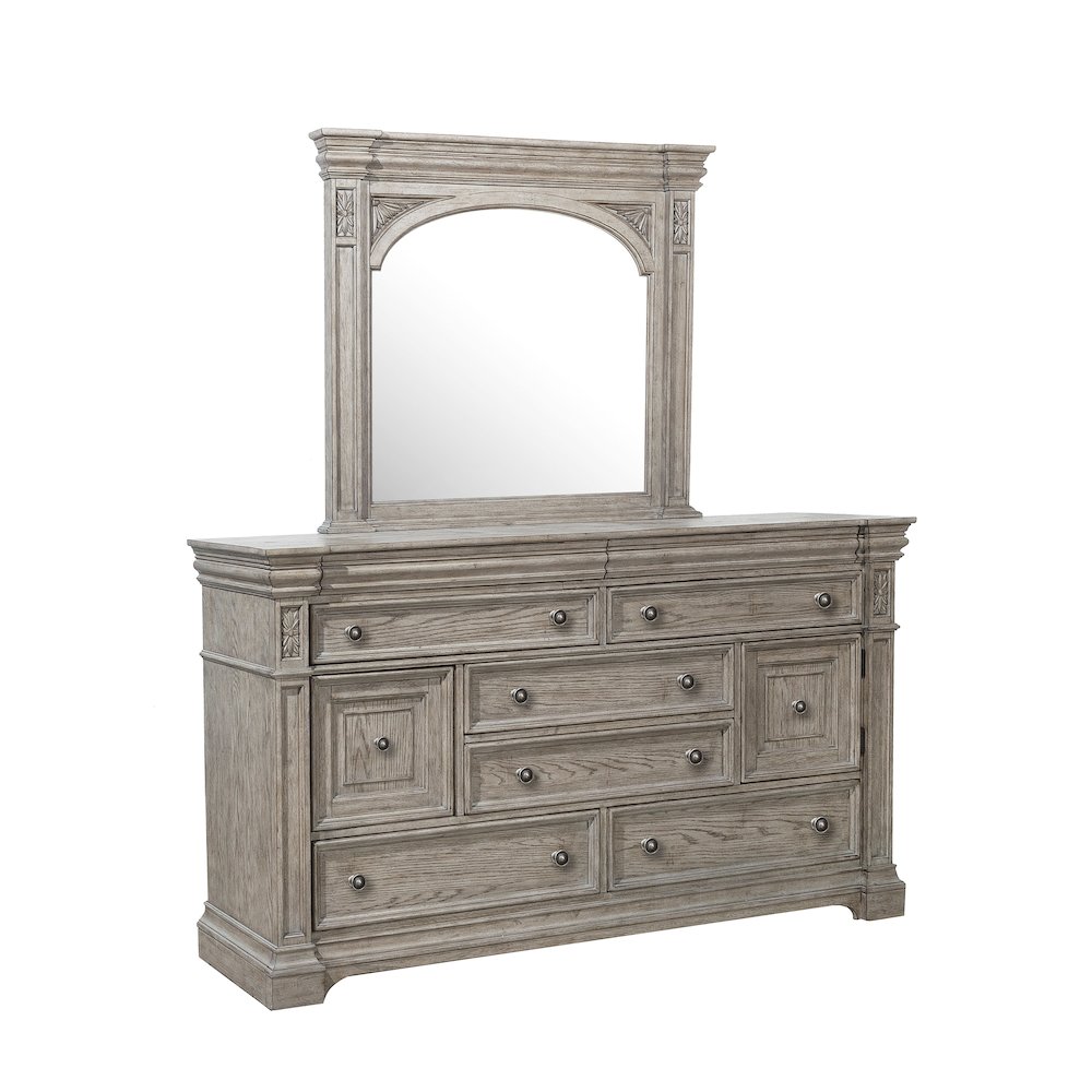 Kingsbury Dresser and Mirror. Picture 3