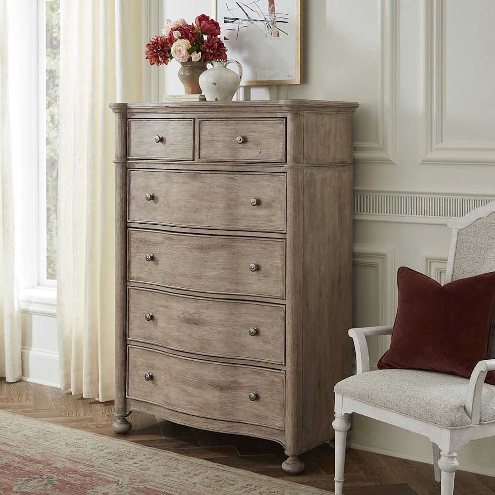 Higgins Street 5-Drawer Chest. Picture 7