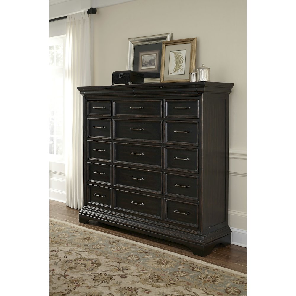 Caldwell 17 Drawer Master Chest. Picture 5