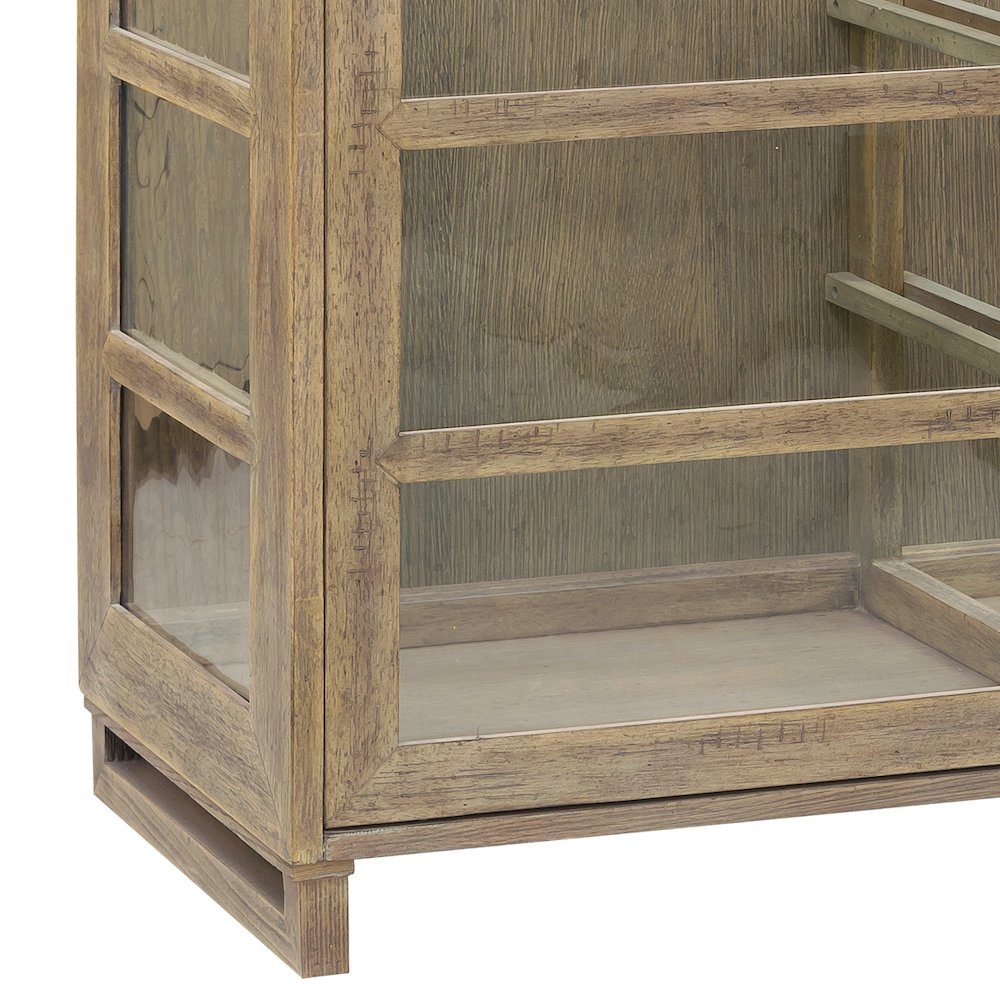 Vitrine Sliding Door Display Case. Picture 7