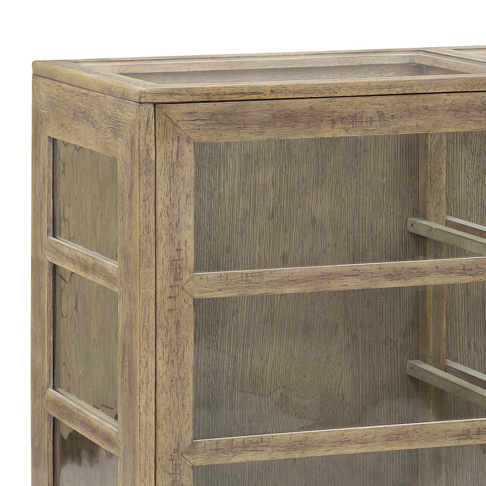 Vitrine Sliding Door Display Case. Picture 6
