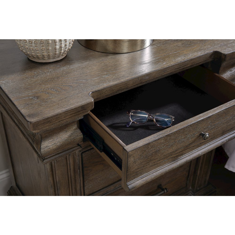 Madison Ridge Brown 10 Drawer Dresser. Picture 9