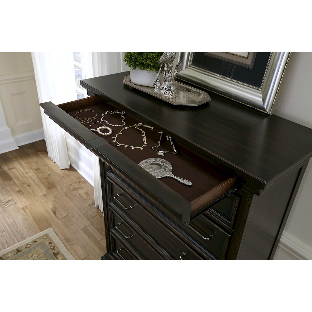 Caldwell 6 Drawer Chest. Picture 4
