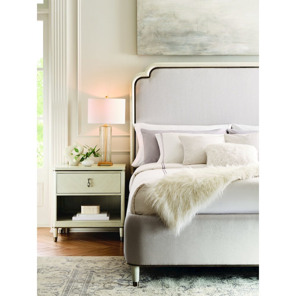 Grace Upholstered Queen Bed. Picture 11