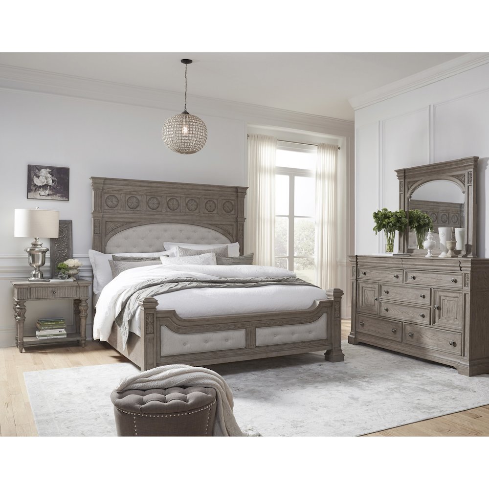 Kingsbury Queen Panel Bed. Picture 8