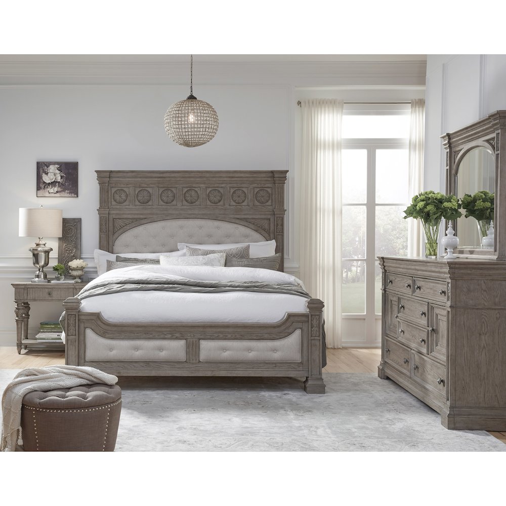 Kingsbury Queen Panel Bed. Picture 7