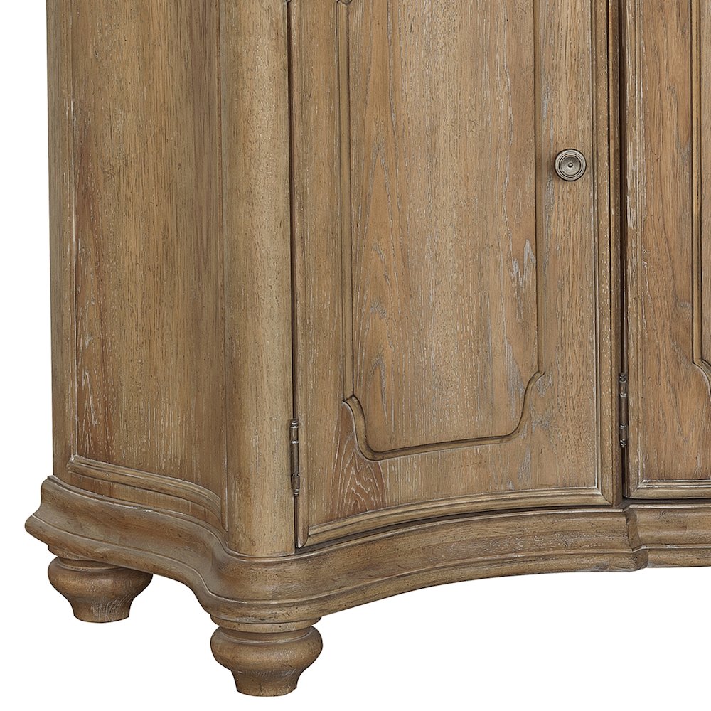 Weston Hills 4 Door Buffet. Picture 8