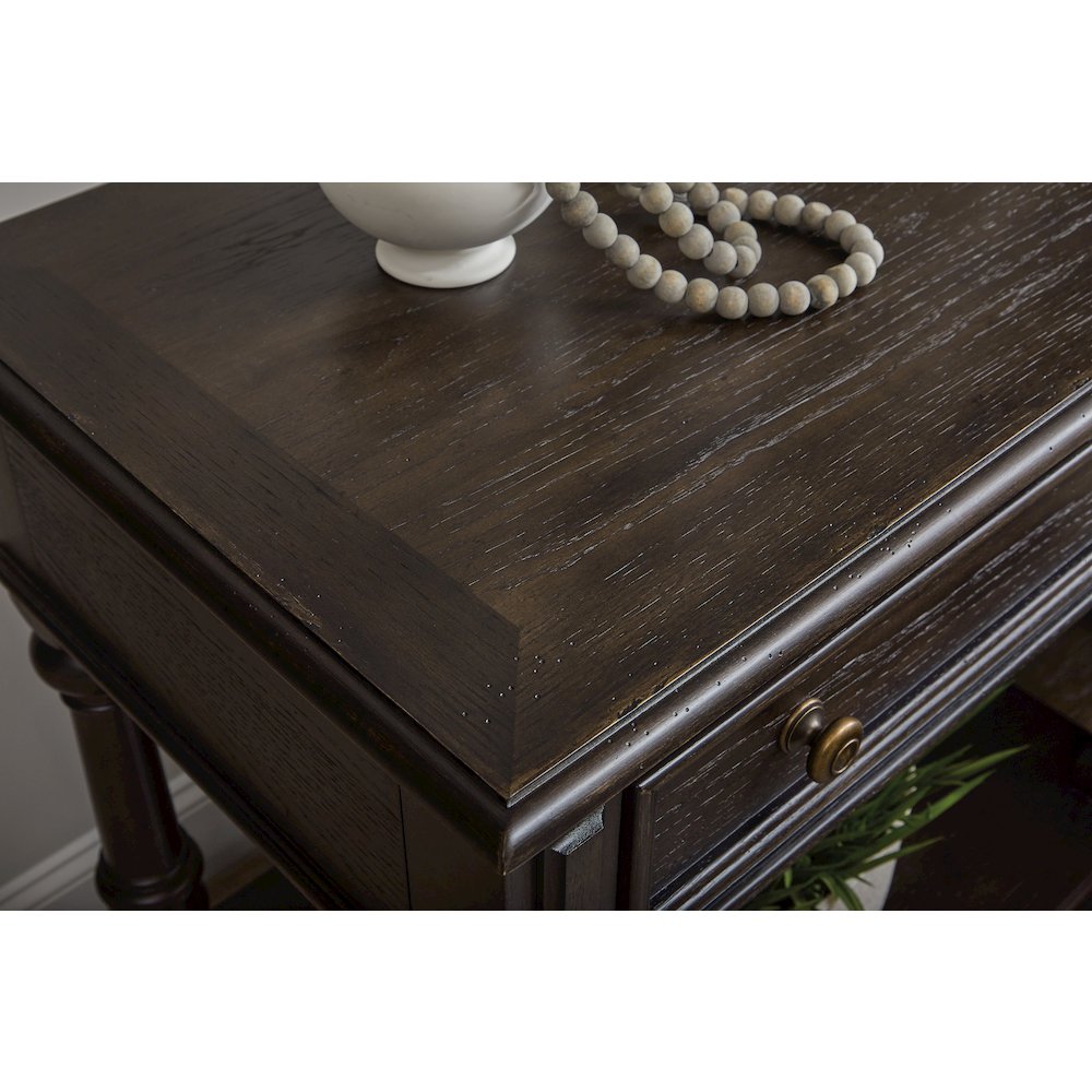Hickory Creek Bachelor's Chest with Storage Drawer. Picture 7