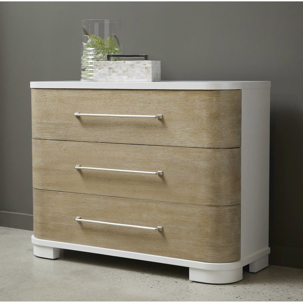 Two-Toned 3 Drawer Chest. Picture 9