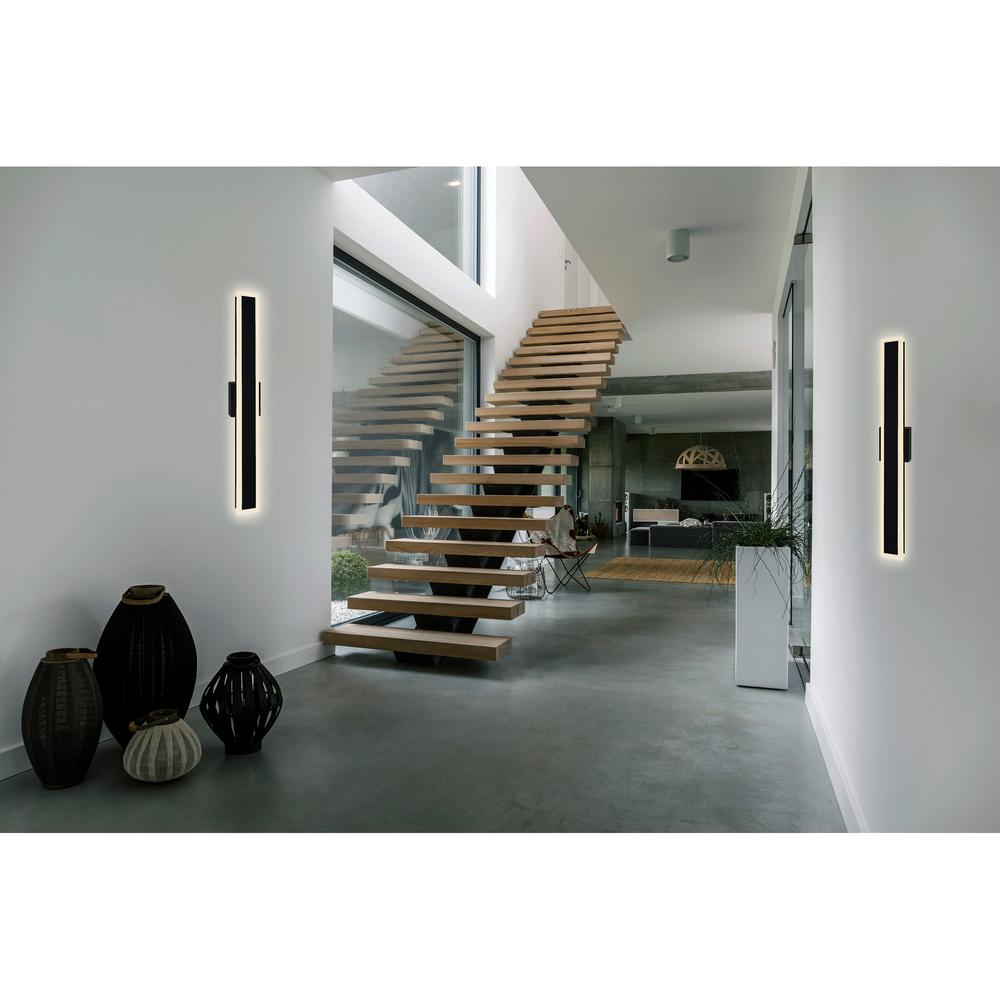 Malibu LED Integrated Black Outdoor Wall Light. Picture 6