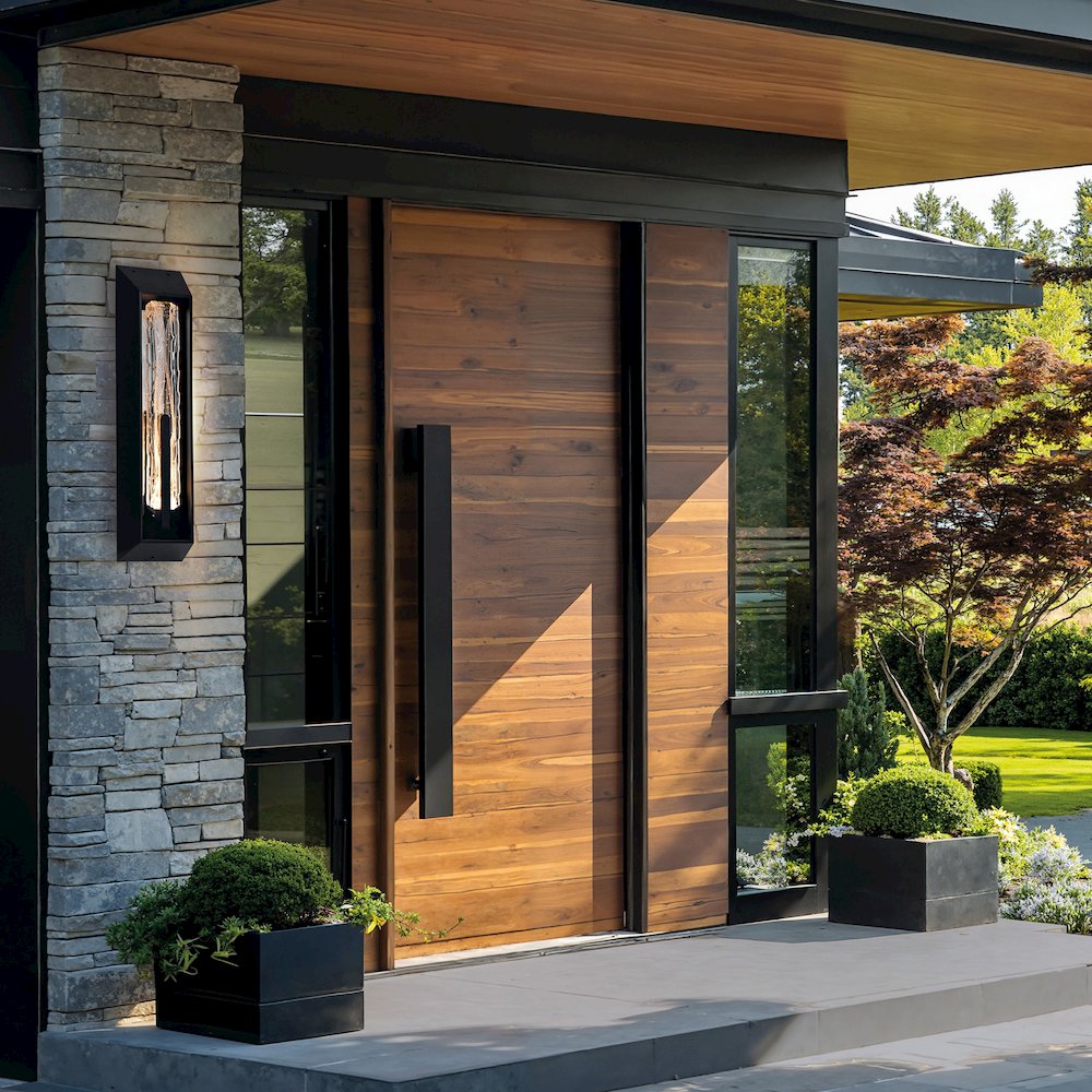 Curva Integrated LED 24in Sand Black Outdoor Wall Light with Handcrafted Glass. Picture 2