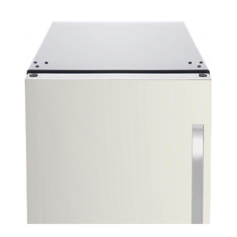 Built-In/ Freestanding Ice Maker - 50lb capacity Clear Ice Cube. Picture 2