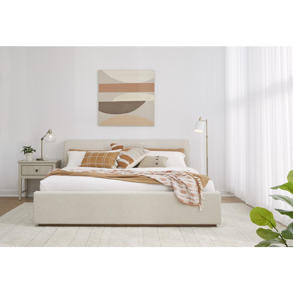 Louis Upholstered Platform Bed in Natural Linen. Picture 2