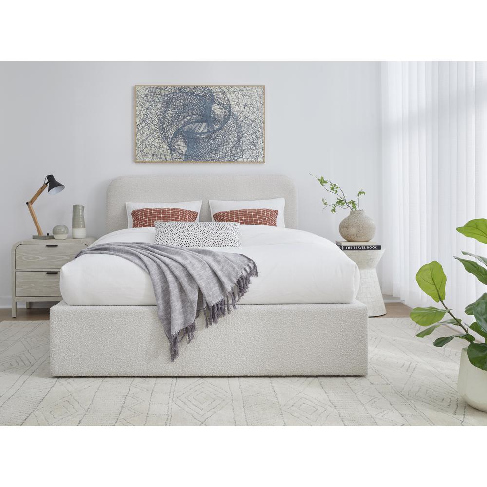 Off-White Upholstered Platform Bed in Ricotta Boucle. Picture 2