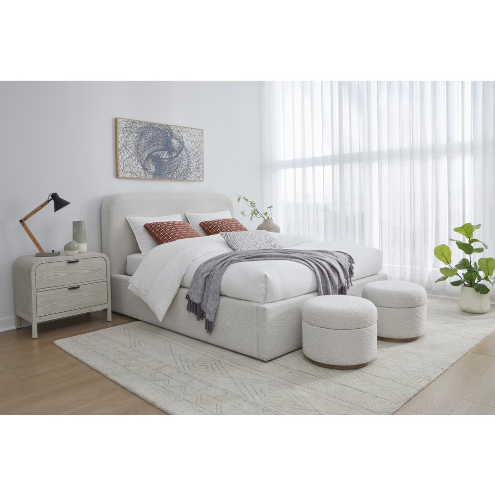 Off-White Upholstered Platform Bed in Ricotta Boucle. Picture 1